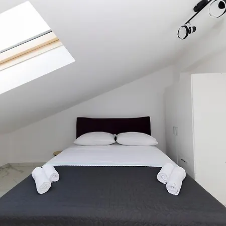 Villa Sunrise, Beautiful Penthouse With Jacuzzi Petrcane