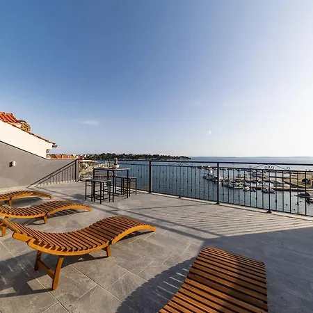 别墅 Sunrise, Beautiful Penthouse With Jacuzzi
