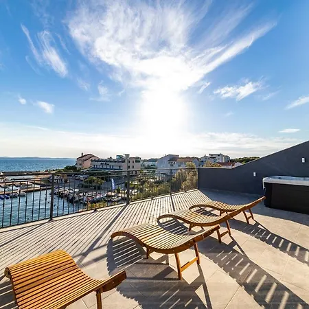 别墅 Sunrise, Beautiful Penthouse With Jacuzzi