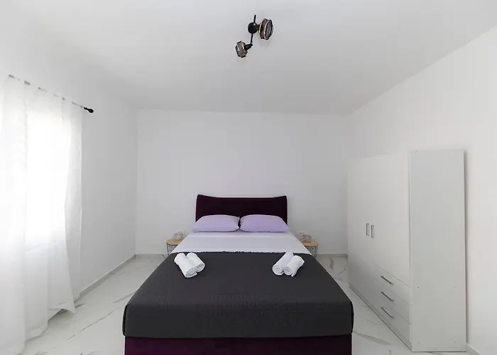 Villa Sunrise, Beautiful Penthouse With Jacuzzi *
