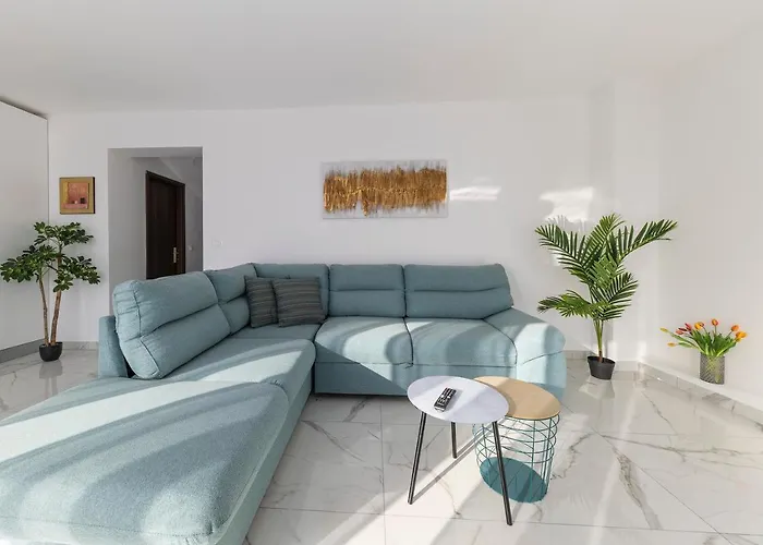Sunrise, Beautiful Penthouse With Jacuzzi Petrcane
