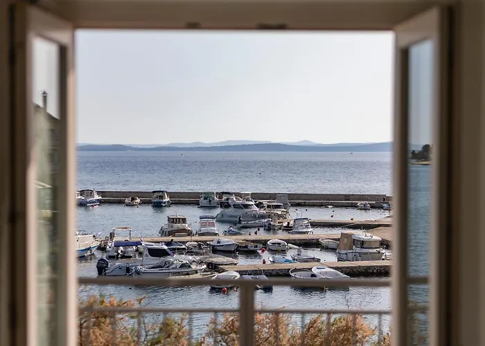 Sunrise, Beautiful Penthouse With Jacuzzi Villa *