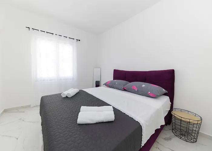 Sunrise, Beautiful Penthouse With Jacuzzi Villa Petrcane
