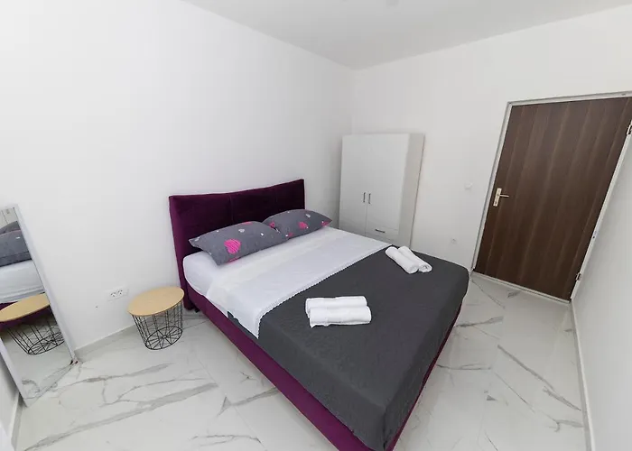 Sunrise, Beautiful Penthouse With Jacuzzi Villa Petrcane