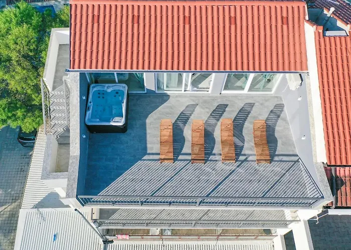 Sunrise, Beautiful Penthouse With Jacuzzi Villa *