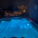 Villa Sunrise, Beautiful Penthouse With Jacuzzi *