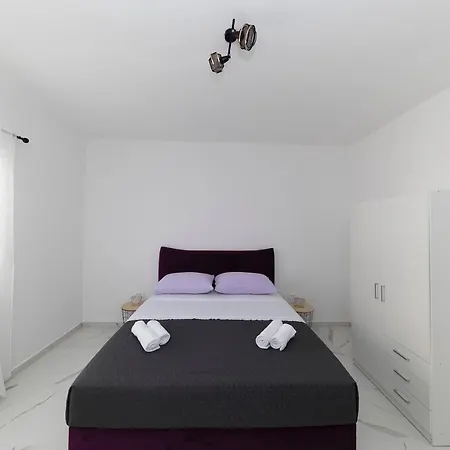 Villa Sunrise, Beautiful Penthouse With Jacuzzi *