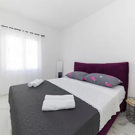 Sunrise, Beautiful Penthouse With Jacuzzi Villa Petrcane