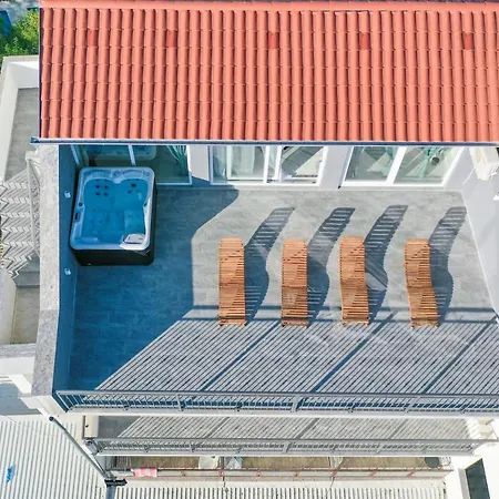 Sunrise, Beautiful Penthouse With Jacuzzi Villa *
